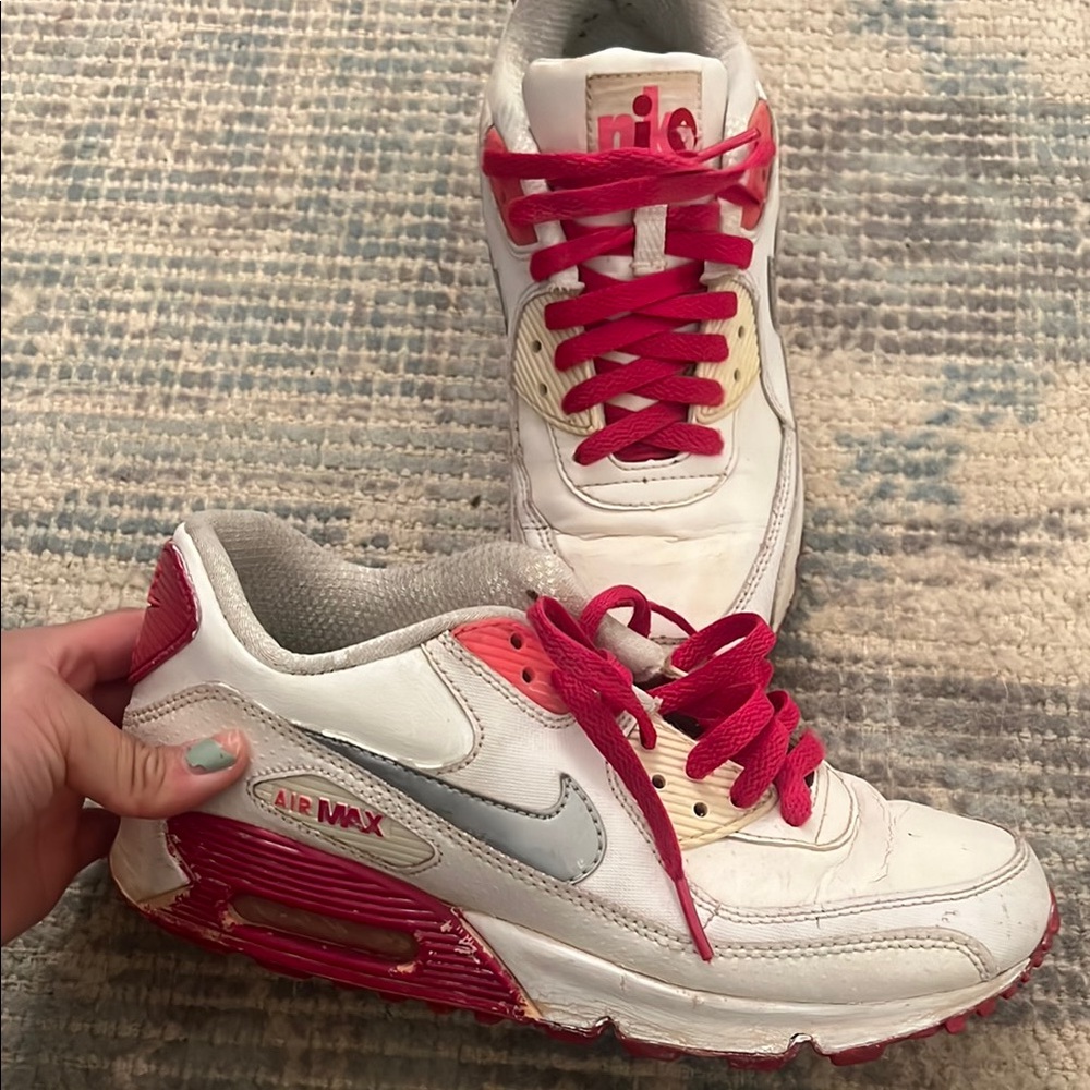 Nike Air Max 90’s pink and white sneakers